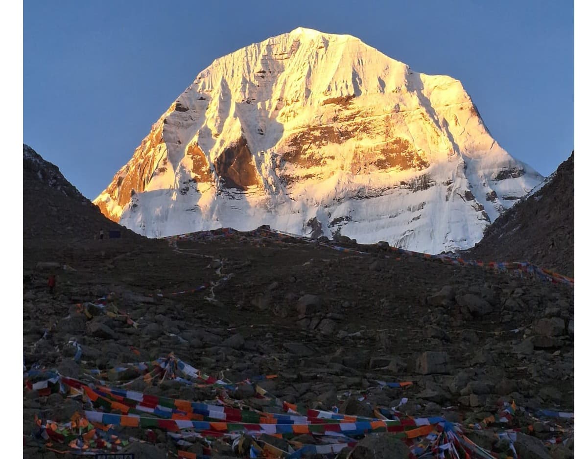 Kailash Tour by Helicopter