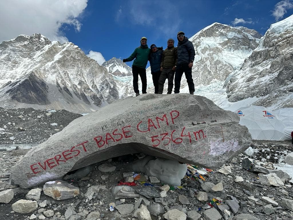 Everest base camp luxury